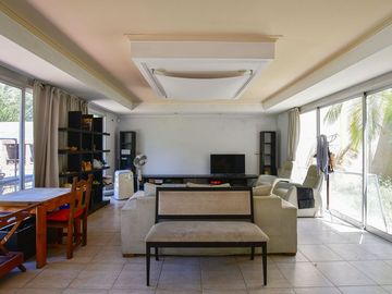 CASA 5 DORMITORIOS EN VENTA LA PLATA CON PILETA