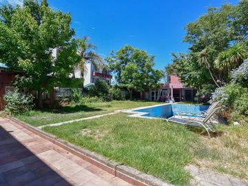 CASA 5 DORMITORIOS EN VENTA LA PLATA CON PILETA