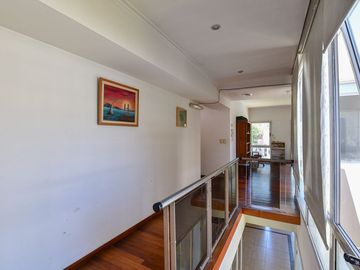 CASA 5 DORMITORIOS EN VENTA LA PLATA CON PILETA
