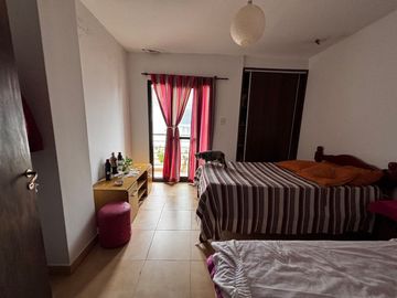VENTA DUPLEX 4 DORMITORIOS EN Bº LOS PERALES