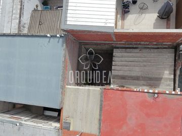 Casa en venta c/ cochera en Centro