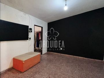 Casa en venta c/ cochera en Centro