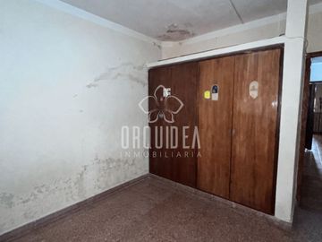 Casa en venta c/ cochera en Centro