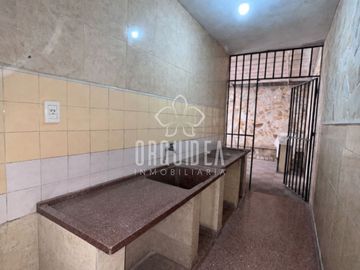 Casa en venta c/ cochera en Centro