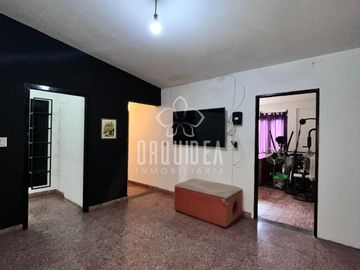 Casa en venta c/ cochera en Centro