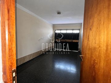 Casa en venta c/ cochera en Centro