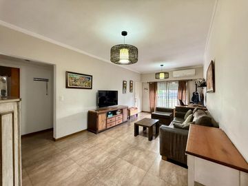 Venta casa cuatro ambientes en Villa Luzuriaga