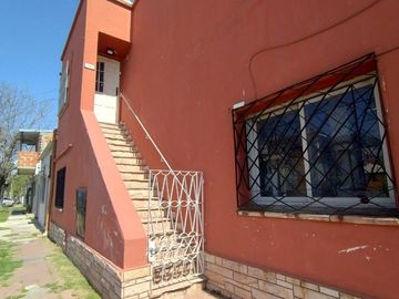VENTA CASA PLANTA ALTA 2 DORMIT. TERRAZA. OPORT !