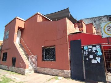 VENTA CASA PLANTA ALTA 2 DORMIT. TERRAZA. OPORT !