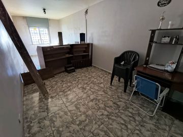CASA ESQUINA. AMOBLADA. APTA CRÉDITO, CHIMBAS.