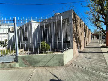 CASA ESQUINA. AMOBLADA. APTA CRÉDITO, CHIMBAS.