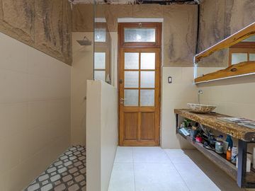 VENTA CASA INTERNA DE DISEÑADOR RECICLADA COMPLETA