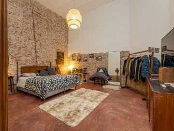 VENTA CASA INTERNA DE DISEÑADOR RECICLADA COMPLETA