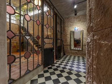 VENTA CASA INTERNA DE DISEÑADOR RECICLADA COMPLETA