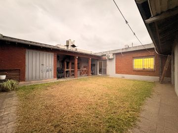 Casa 4 Ambientes Venta Ituzaingó Cochera y Parque