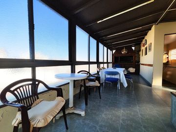 VENTA DPTO 4 AMB EN FLORES C/TERRAZA Y QUINCHO