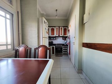 VENTA DPTO 4 AMB EN FLORES C/TERRAZA Y QUINCHO