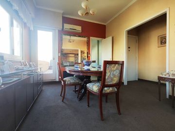 VENTA DPTO 4 AMB EN FLORES C/TERRAZA Y QUINCHO