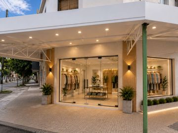 LOCAL EN ESQUINA SOBRE AVENIDA – ALTA VISIBILIDAD