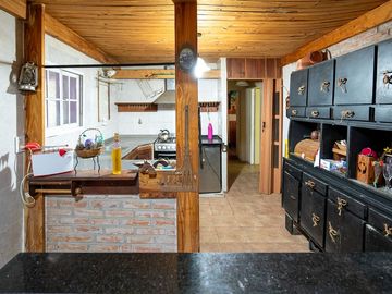 CASA EN VENTA 3 DORMITORIOS EN FUNES CON PILETA