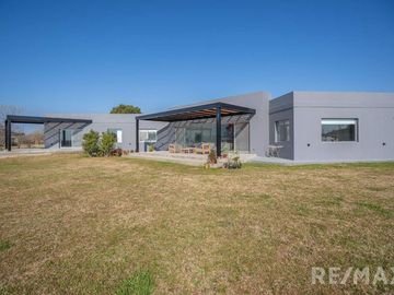 VENTA CASA 5 AMB  LA MACARENA, PILETA, A. CRÉDITO