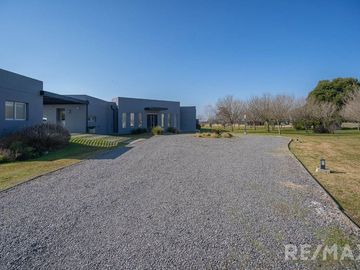 VENTA CASA 5 AMB  LA MACARENA, PILETA, A. CRÉDITO