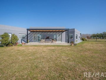 VENTA CASA 5 AMB  LA MACARENA, PILETA, A. CRÉDITO