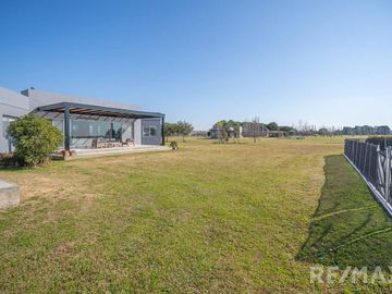 VENTA CASA 5 AMB  LA MACARENA, PILETA, A. CRÉDITO