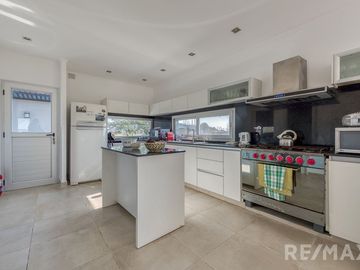 VENTA CASA 5 AMB  LA MACARENA, PILETA, A. CRÉDITO
