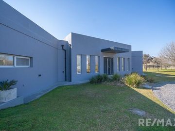 VENTA CASA 5 AMB  LA MACARENA, PILETA, A. CRÉDITO