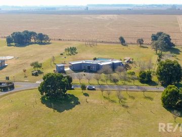 VENTA CASA 5 AMB  LA MACARENA, PILETA, A. CRÉDITO