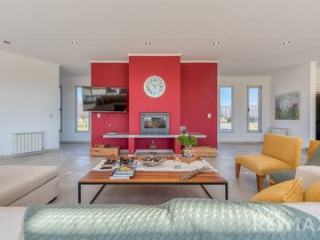 VENTA CASA 5 AMB  LA MACARENA, PILETA, A. CRÉDITO