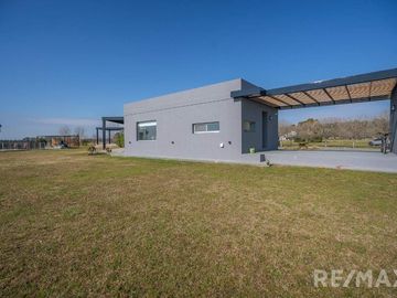 VENTA CASA 5 AMB  LA MACARENA, PILETA, A. CRÉDITO