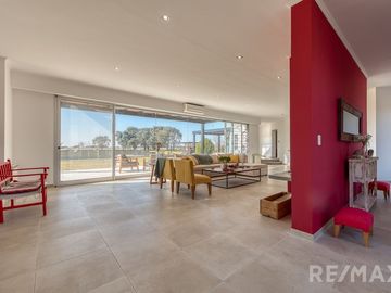 VENTA CASA 5 AMB  LA MACARENA, PILETA, A. CRÉDITO