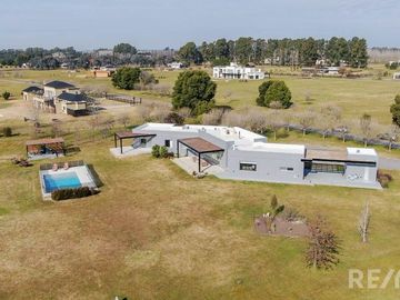 VENTA CASA 5 AMB  LA MACARENA, PILETA, A. CRÉDITO