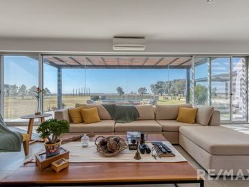 VENTA CASA 5 AMB  LA MACARENA, PILETA, A. CRÉDITO