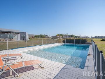 VENTA CASA 5 AMB  LA MACARENA, PILETA, A. CRÉDITO