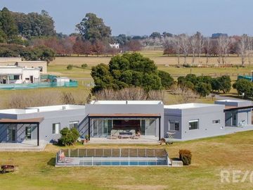 VENTA CASA 5 AMB  LA MACARENA, PILETA, A. CRÉDITO