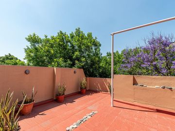 PH tipo casa, terraza y cochera 248m2 Apto Crédito