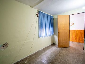 CASA EN VENTA CON PATIO Y COCHERA LA FLORIDA