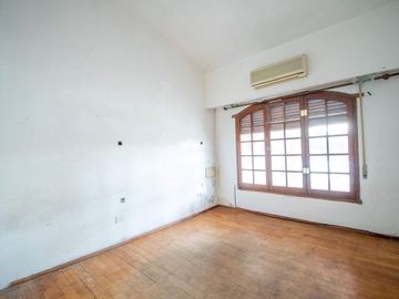 CASA EN VENTA 4 DORMITORIOS LA FLORIDA