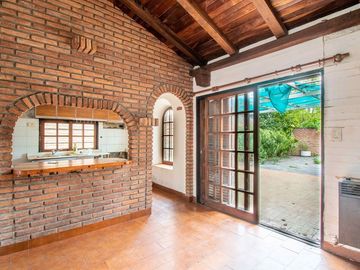 CASA EN VENTA 4 DORMITORIOS LA FLORIDA