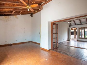 CASA EN VENTA 4 DORMITORIOS LA FLORIDA