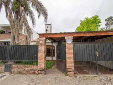 CASA EN VENTA 4 DORMITORIOS LA FLORIDA