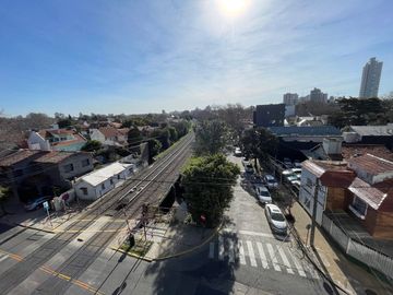 ALQUILER OFICINA 180M2 OLIVOS CON COCHERA