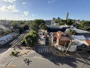 ALQUILER OFICINA 180M2 OLIVOS CON COCHERA