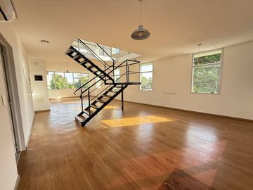 ALQUILER OFICINA 180M2 OLIVOS CON COCHERA