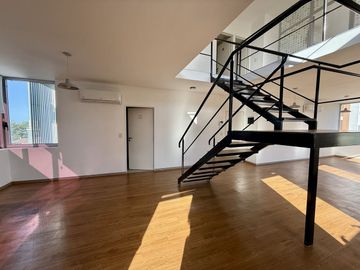 ALQUILER OFICINA 180M2 OLIVOS CON COCHERA