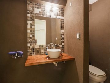 VENTA LOCAL COMERCIAL COLEGIALES SOBRE AVENIDA