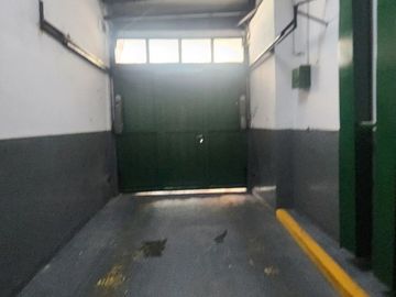 Cochera a la venta cubierta San Nicolás Catalinas